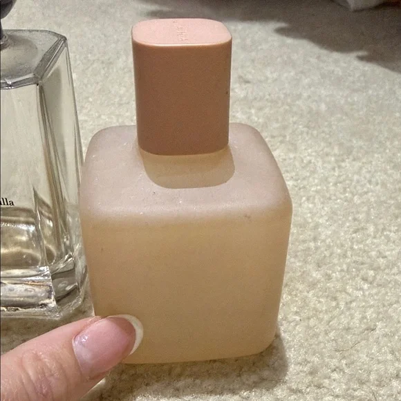 Zara Fragrance Set with Gold and Cream Accents - Picture 4 of 9